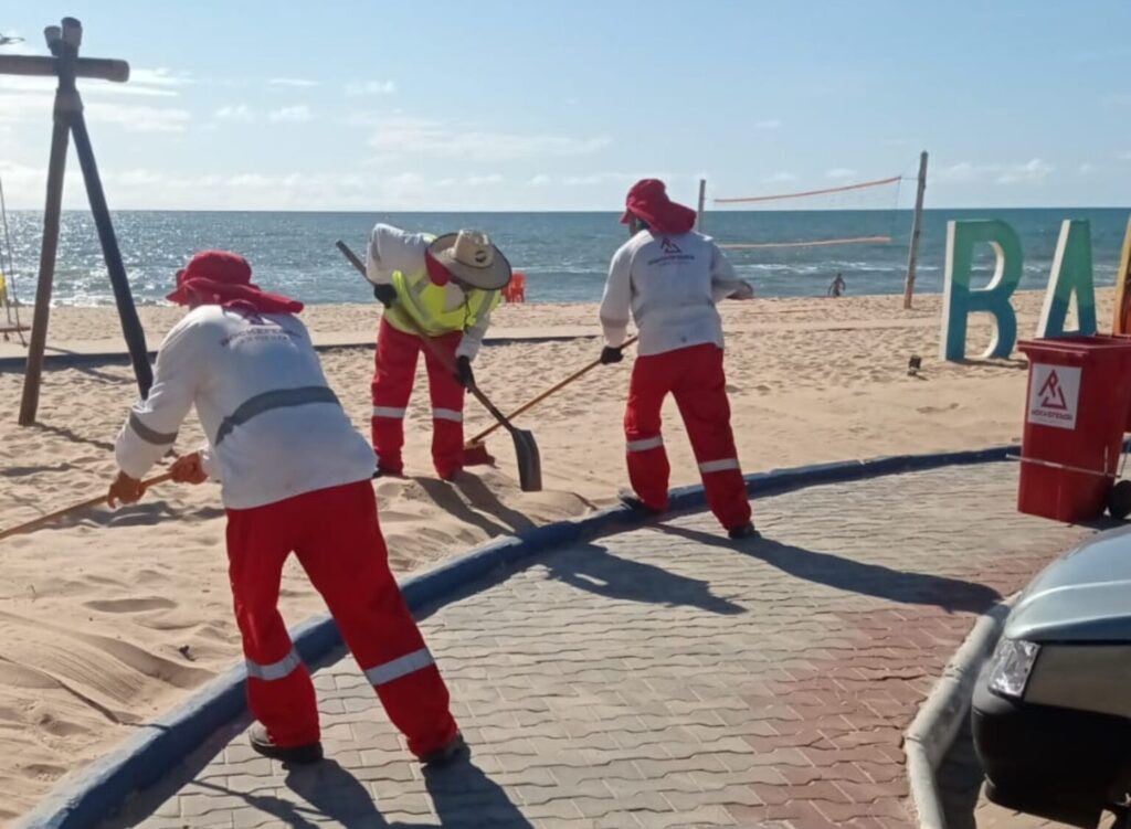 Rockefeller intensifica serviços de limpeza e gestão de resíduos em Esplanada (BA)